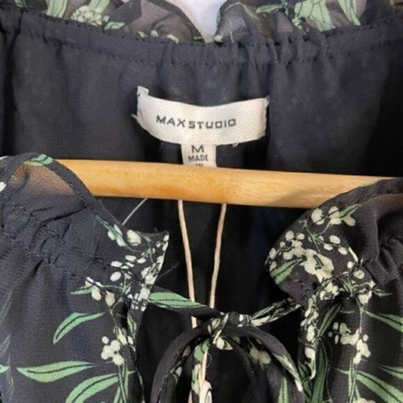Max Studio Keyhole Neck Self-Tie Closure Sleeveless Floral Top Black M NWT - Picture 6 of 9